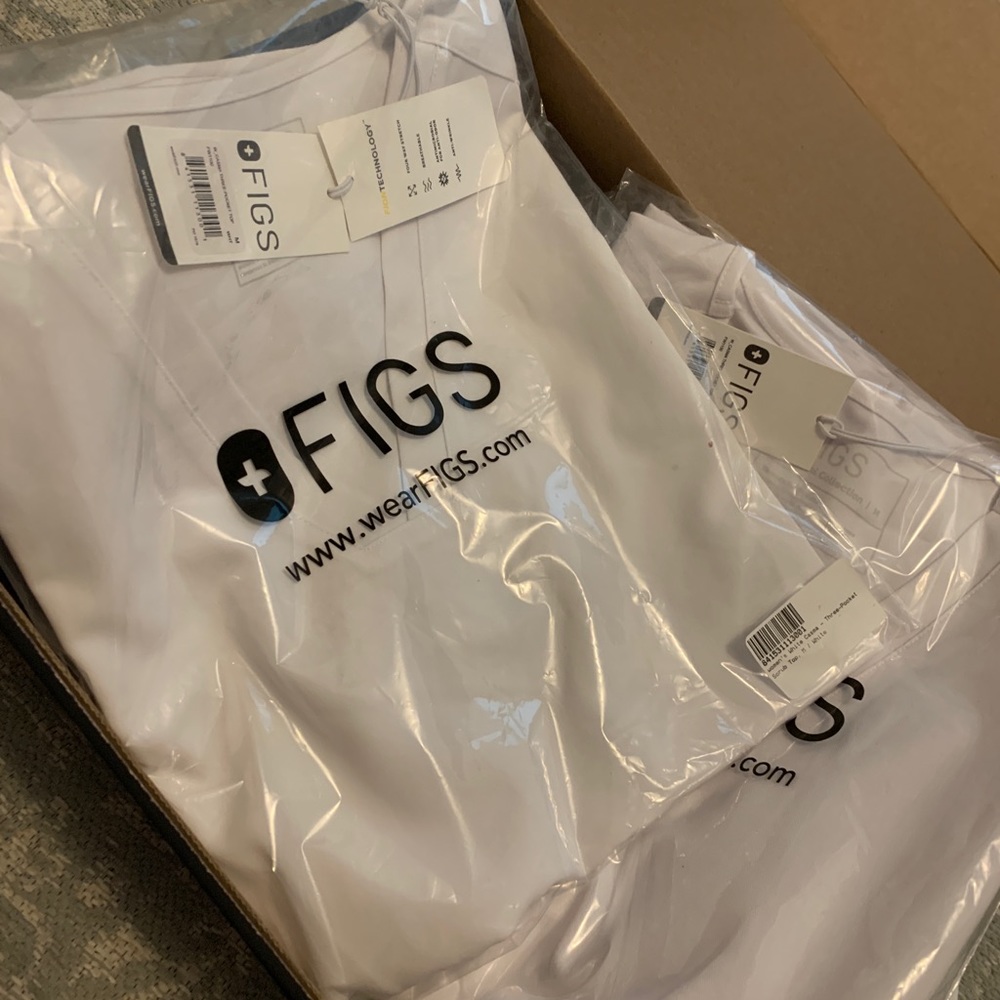 FIGS scrub top white brand new